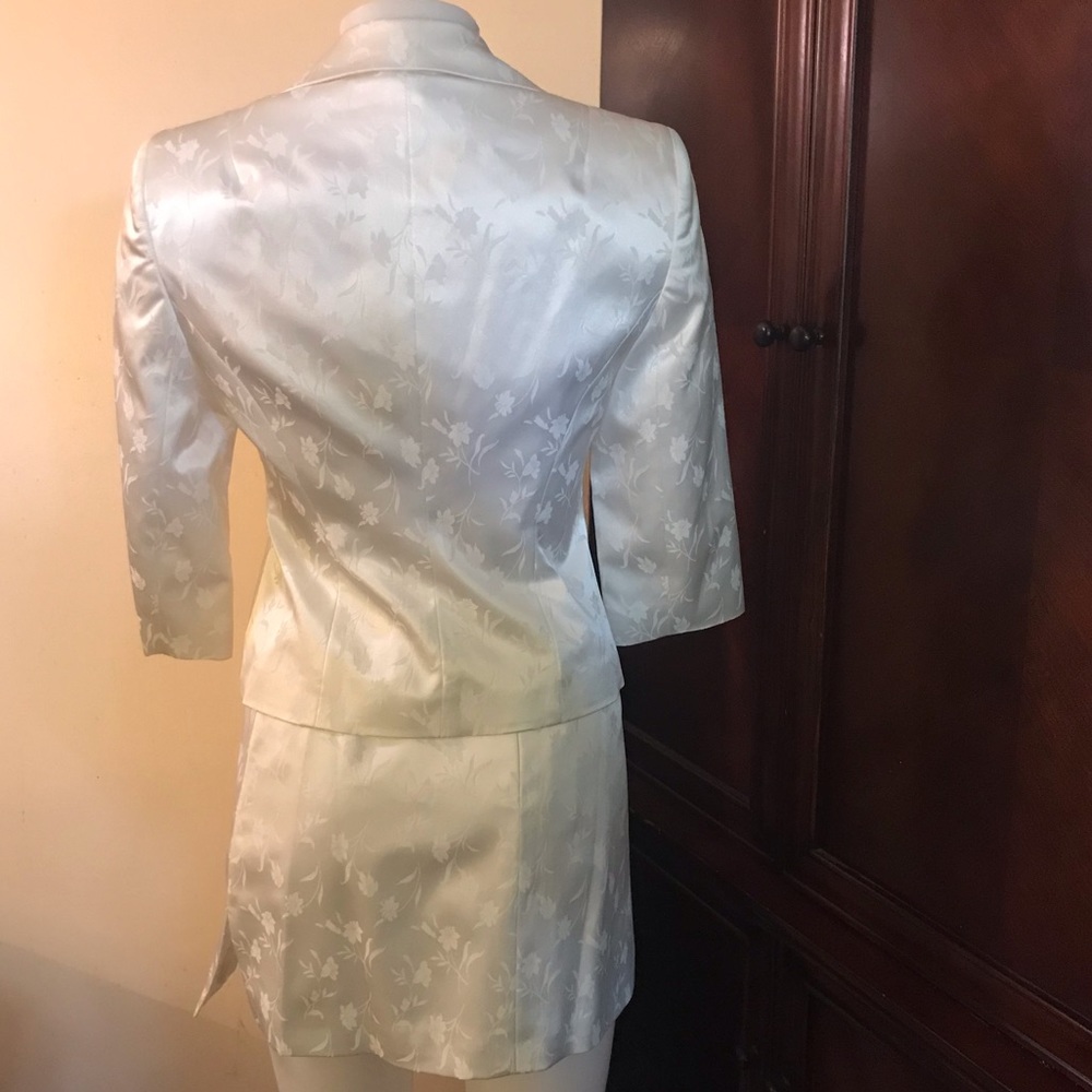 🆕 Bebe White Sexy Skirt Two-Piece Suit-Size 4 - Picture 2 of 8